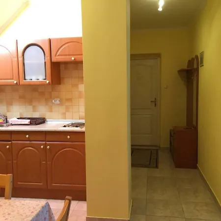 Green Park Apartment *
